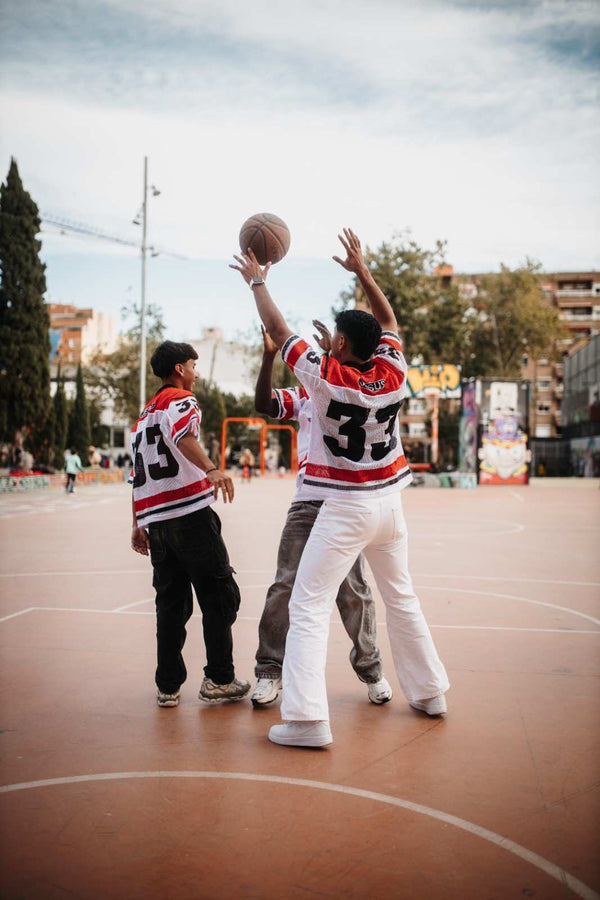 𝓤𝓹𝓽𝓸𝔀𝓷 𝓒𝓲𝓽𝔂 𝓔𝓵𝓲𝓽𝓮